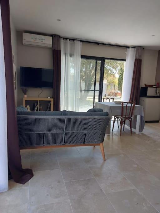 Holiday home Location Independante Au Coeur Des Alpilles Pour 2 Personnes Avec Jacuzzi