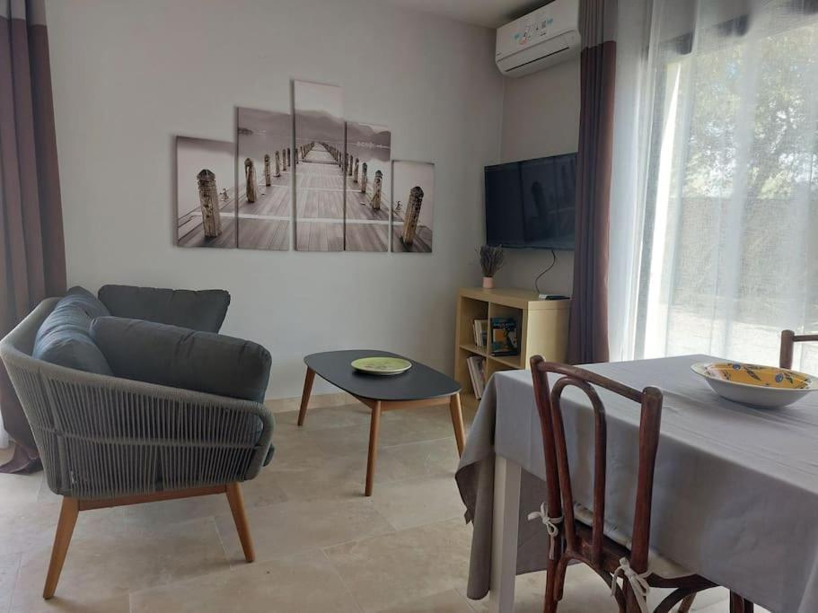 Location Independante Au Coeur Des Alpilles Pour 2 Personnes Avec Jacuzzi *