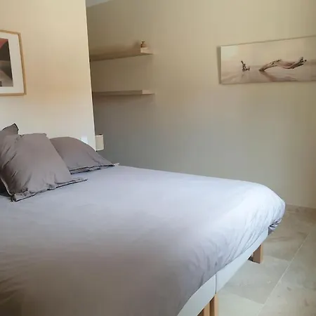 Location Independante Au Coeur Des Alpilles Pour 2 Personnes Avec Jacuzzi Villa Aureille Exterior photo