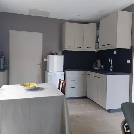 Location Independante Au Coeur Des Alpilles Pour 2 Personnes Avec Jacuzzi Villa Aureille Exterior photo