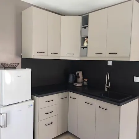 Location Independante Au Coeur Des Alpilles Pour 2 Personnes Avec Jacuzzi Villa Aureille Exterior photo