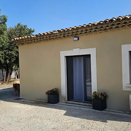 Location Independante Au Coeur Des Alpilles Pour 2 Personnes Avec Jacuzzi Villa Aureille Exterior photo