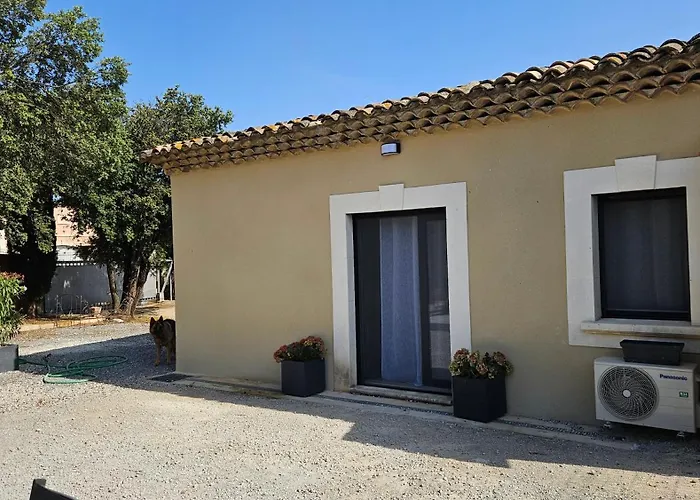 Location Independante Au Coeur Des Alpilles Pour 2 Personnes Avec Jacuzzi