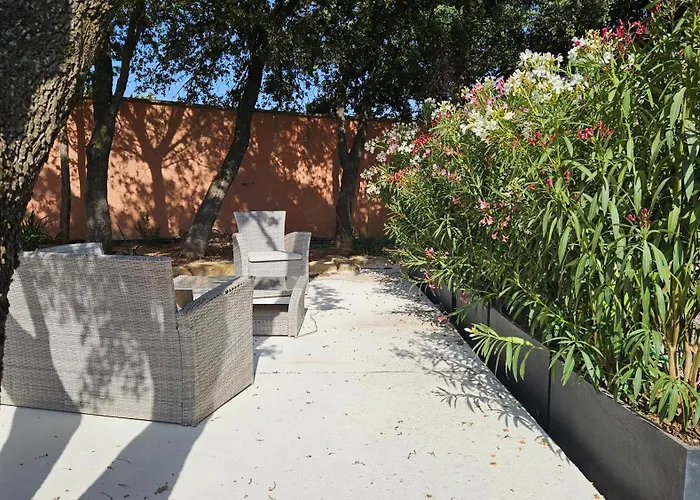 Location Independante Au Coeur Des Alpilles Pour 2 Personnes Avec Jacuzzi