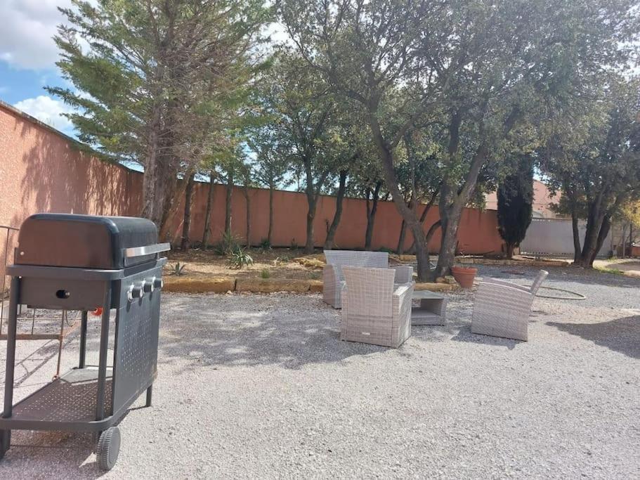 Location Independante Au Coeur Des Alpilles Pour 2 Personnes Avec Jacuzzi * Aureille