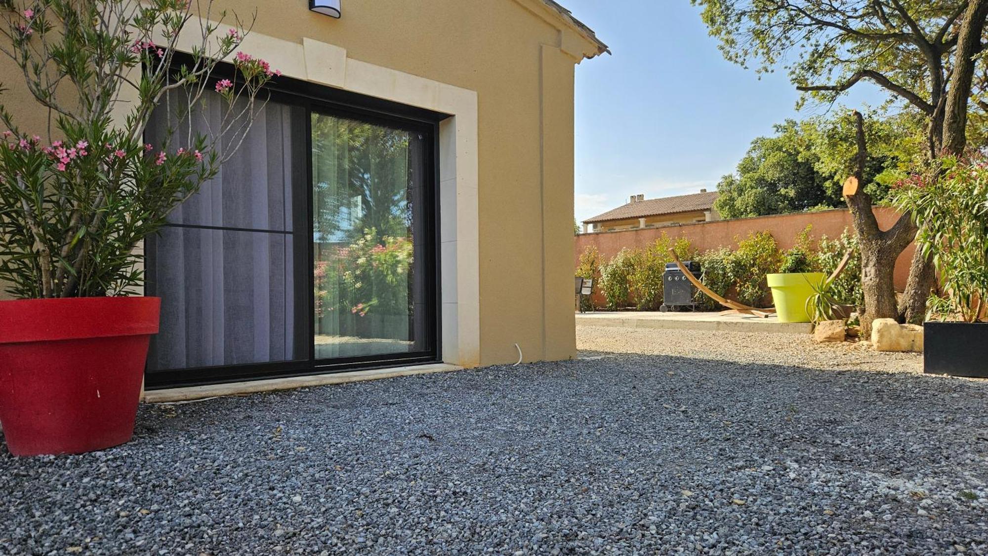 Location Independante Au Coeur Des Alpilles Pour 2 Personnes Avec Jacuzzi Ferienhaus Aureille