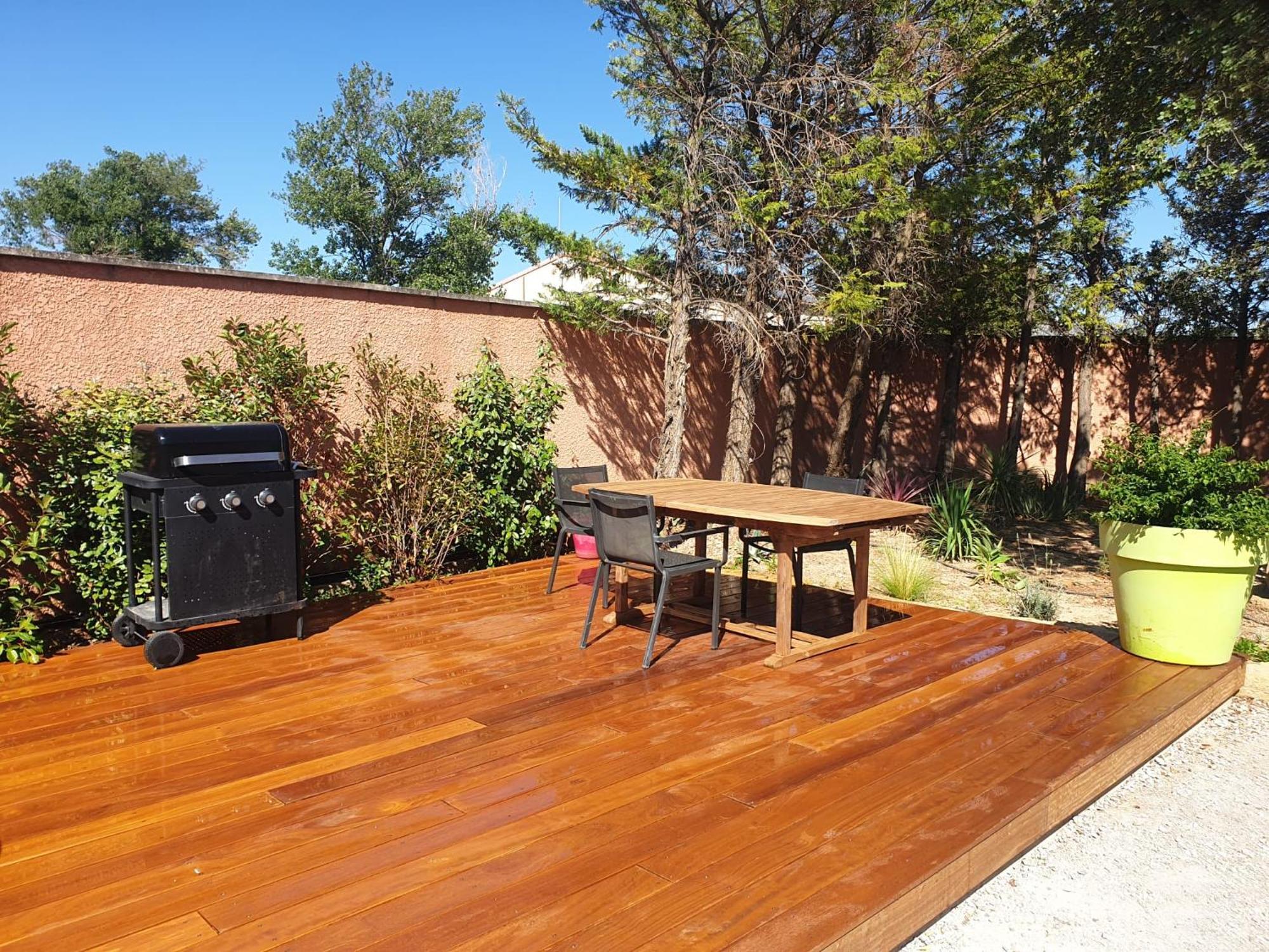Location Independante Au Coeur Des Alpilles Pour 2 Personnes Avec Jacuzzi Ferienhaus *
